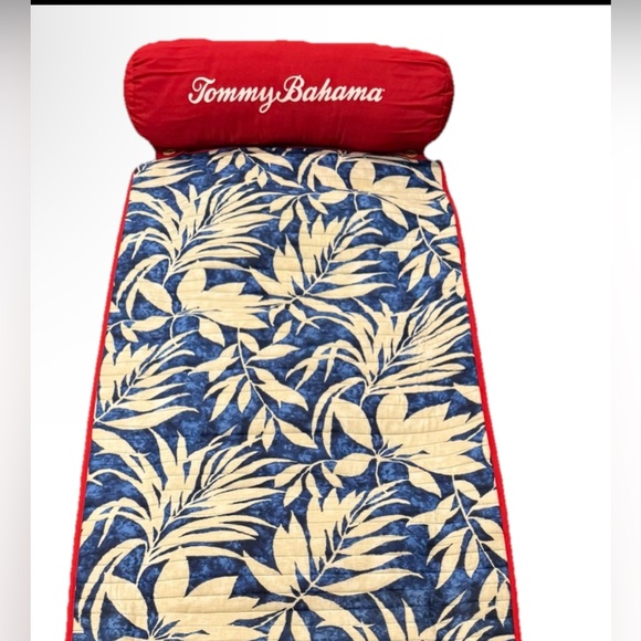 Tommy Bahama Beach Mat With Pillow - Picture 1 of 4